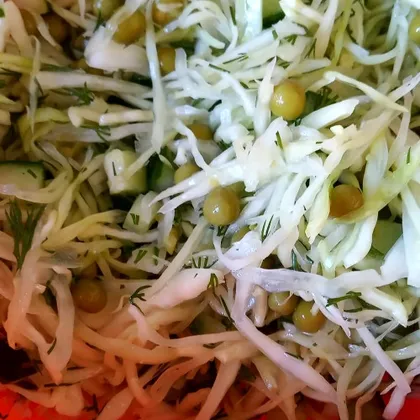 Лёгкий салатик из свежей капусты
