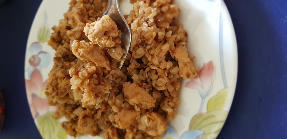 Курица в соусе терияки с гречкой