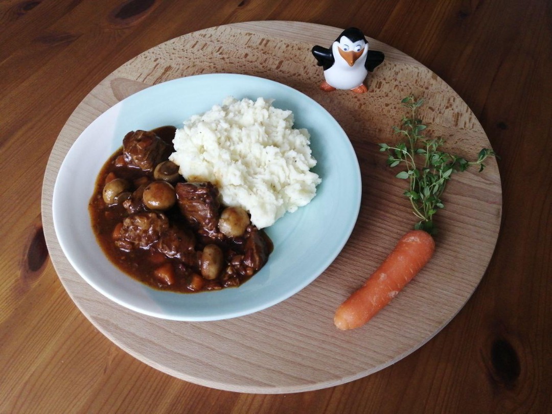 Говядина по-бургундски (Boeuf bourguignon) 🍖