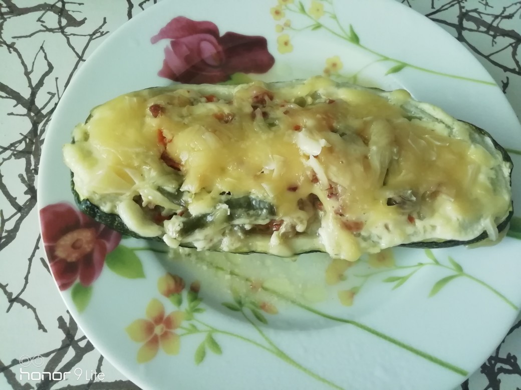 Кабачковые лодочки с фаршем
