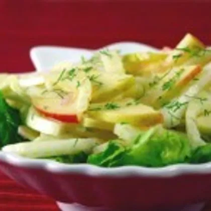 Салат с яблоком и сельдереем