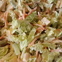 Салат с пекинской капустой, корейской морковкой и копчёной грудкой