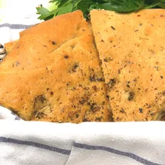 Фокачча с чесноком и пряными травами🍞🌿