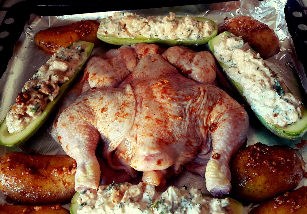 Курица с кабачками и картошкой в духовке