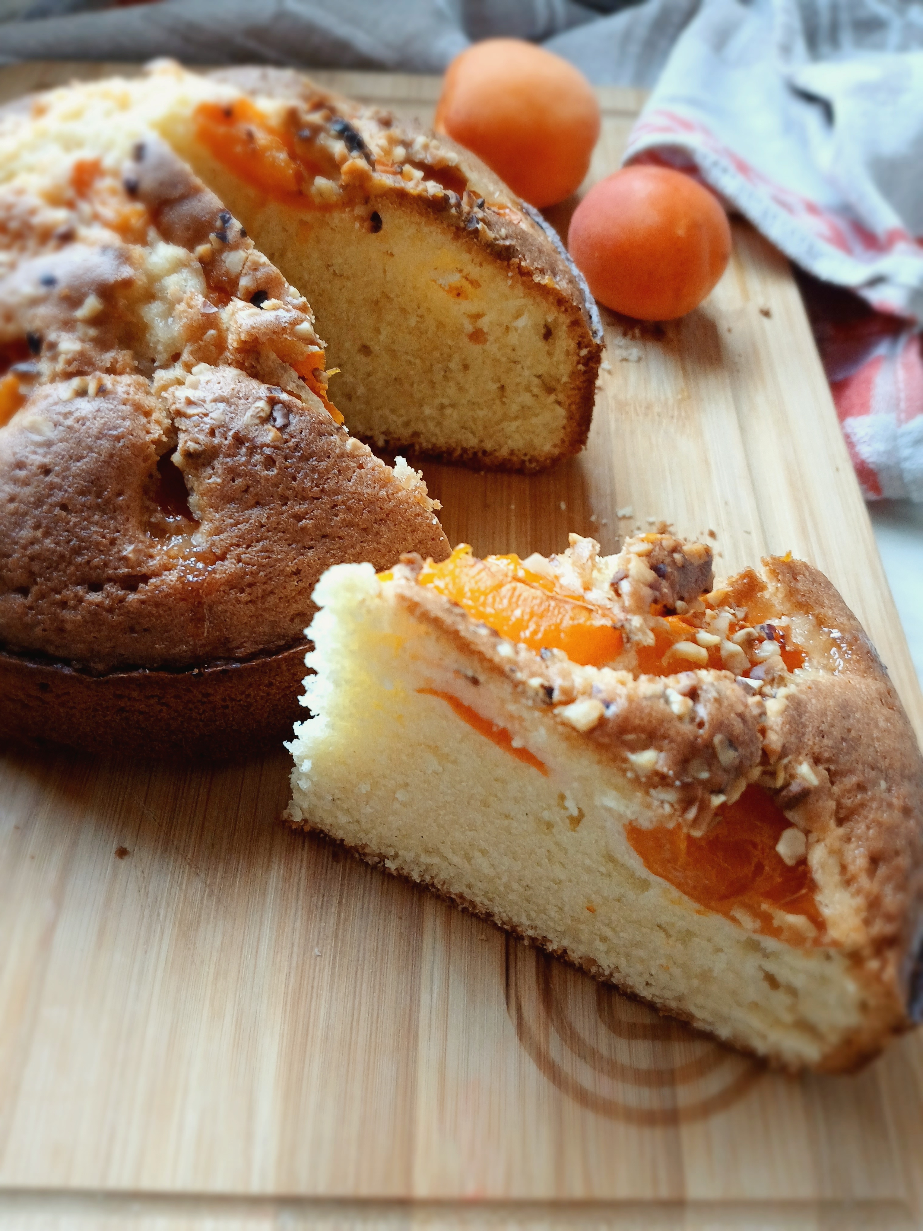 Пирог с абрикосами
