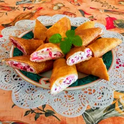 Блины с творогом и ягодами