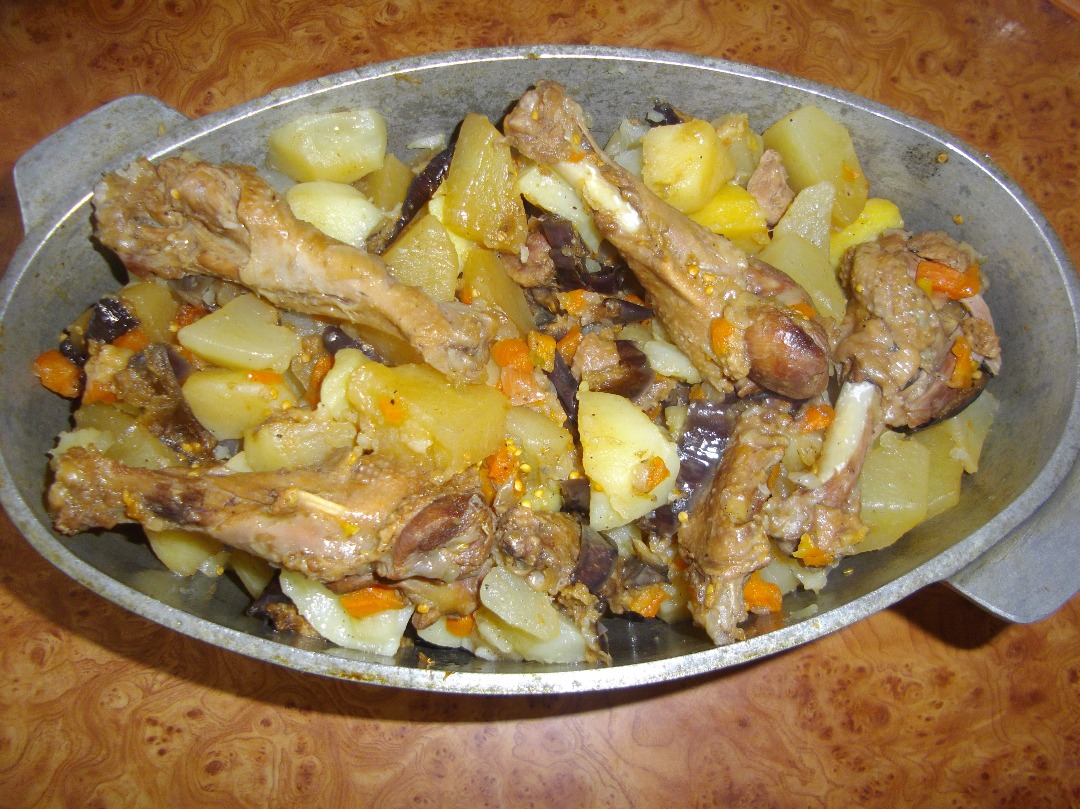 Утка, тушенная с картошкой в казане - пошаговый рецепт с фото на internat-mednogorsk.ru