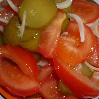 Салат с помидорами, но не обычный