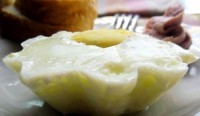 Яичница, запеченная в формочках
