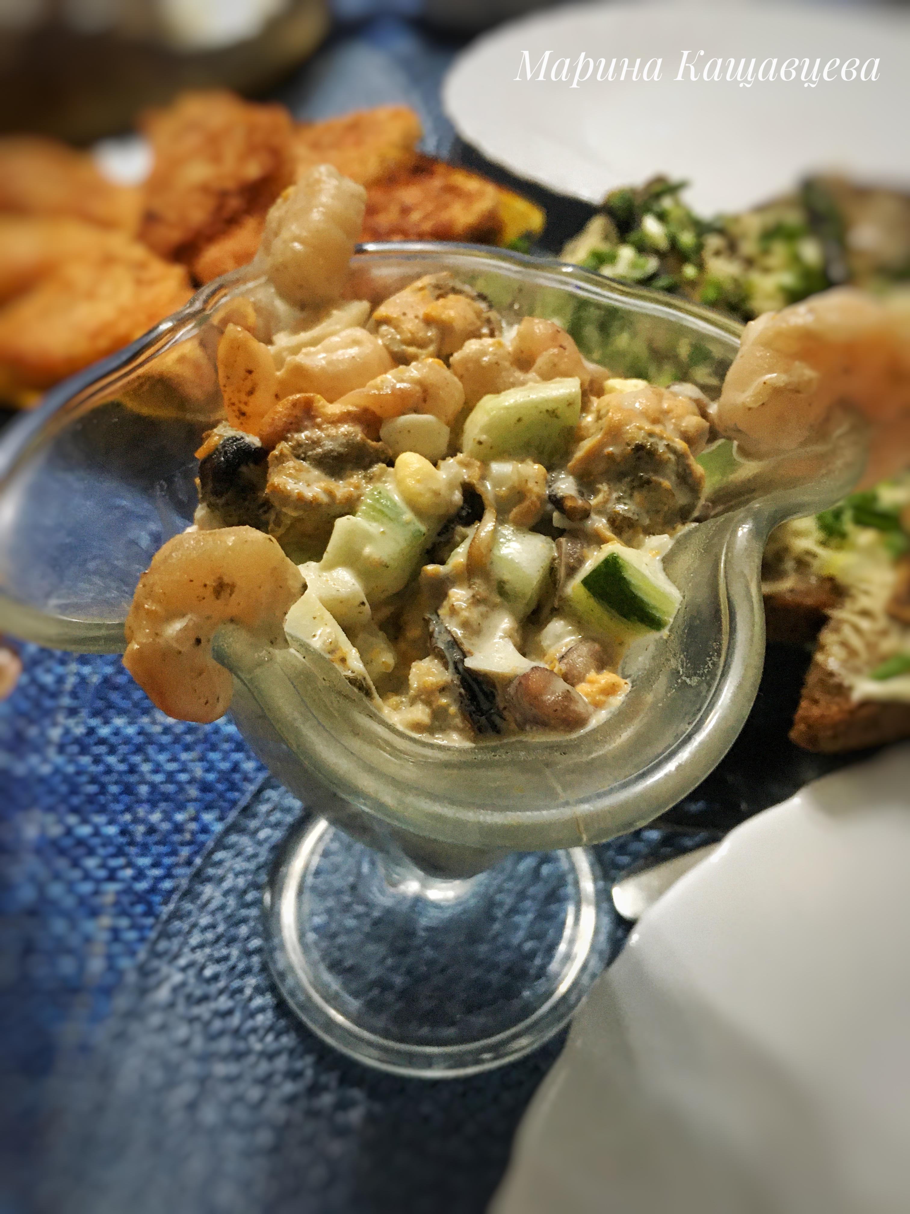 Салат с морепродуктами 