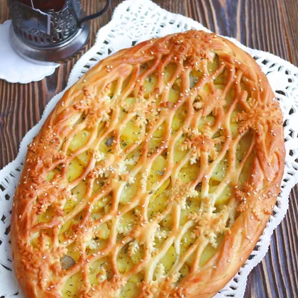 Дрожжевой пирог с картофелем и сливочным маслом