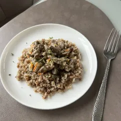 Сердечки куриные в сметанном соусе