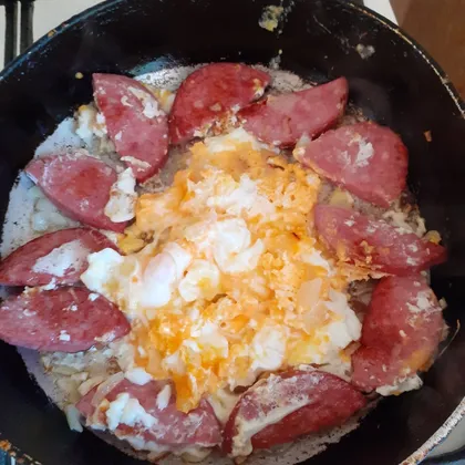 Яичница на завтрак 😃🤗 с колбасой