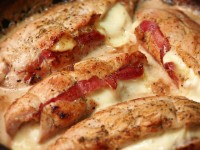 Индейка отварная с соусом
