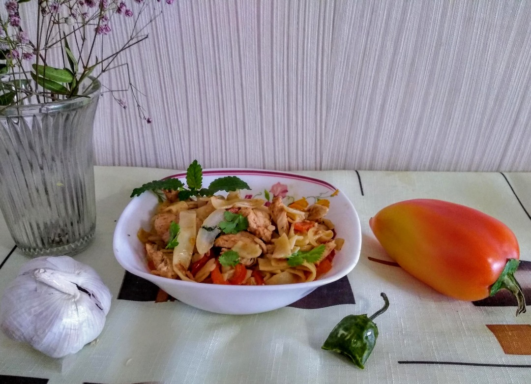 Лапша с курицей по-китайски