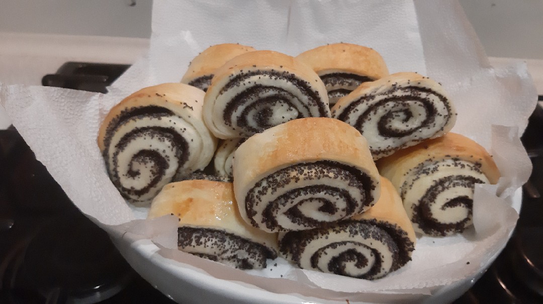 Булочки с маком