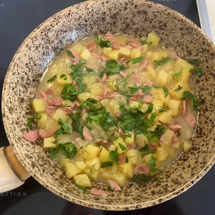 Тушёная картошка с сосисками (простой и вкусный рецепт)