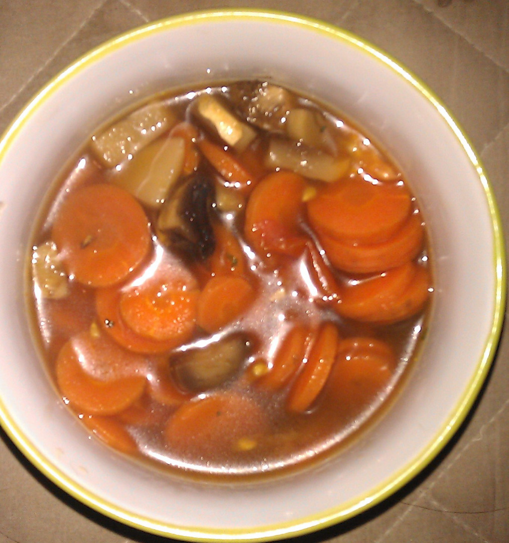 Суп из моркови с шампиньонами и помидорами