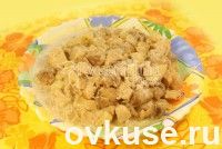 Курица тушеная с ананасом