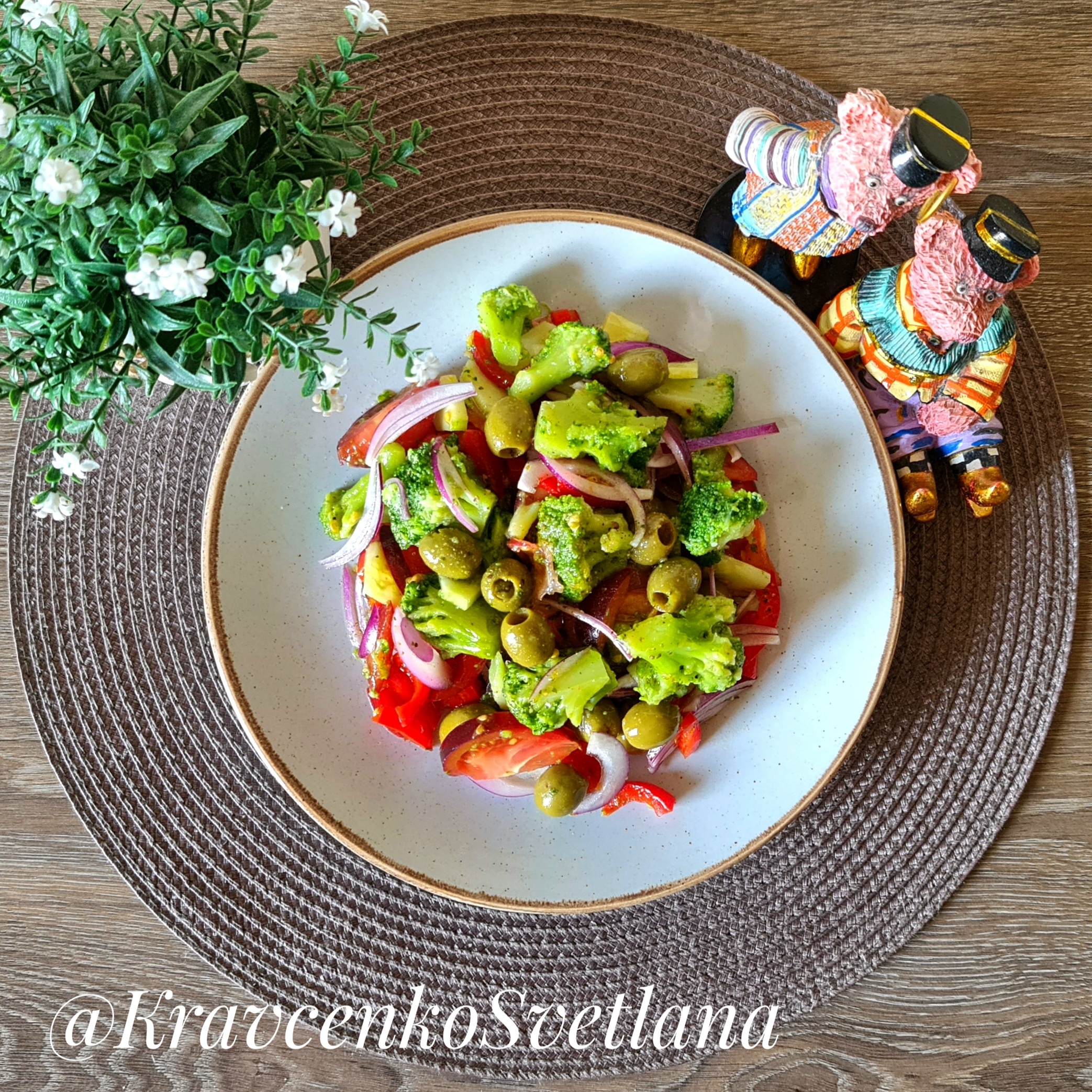 Овощной салат с брокколи