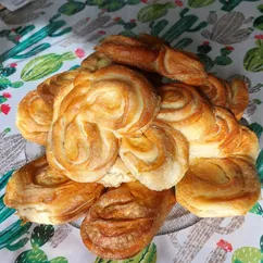 Плюшки сахарные