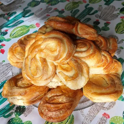 Плюшки сахарные