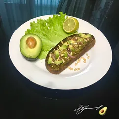 Экзотический бутерброд с авокадо 🥑 и кедровыми орешками