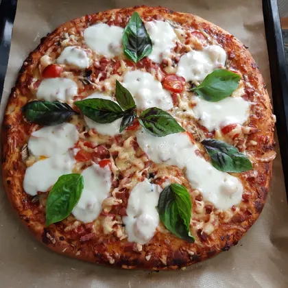 Пицца с соусом Маринара