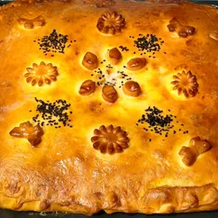 Дрожжевой пирог с мясом и картошкой