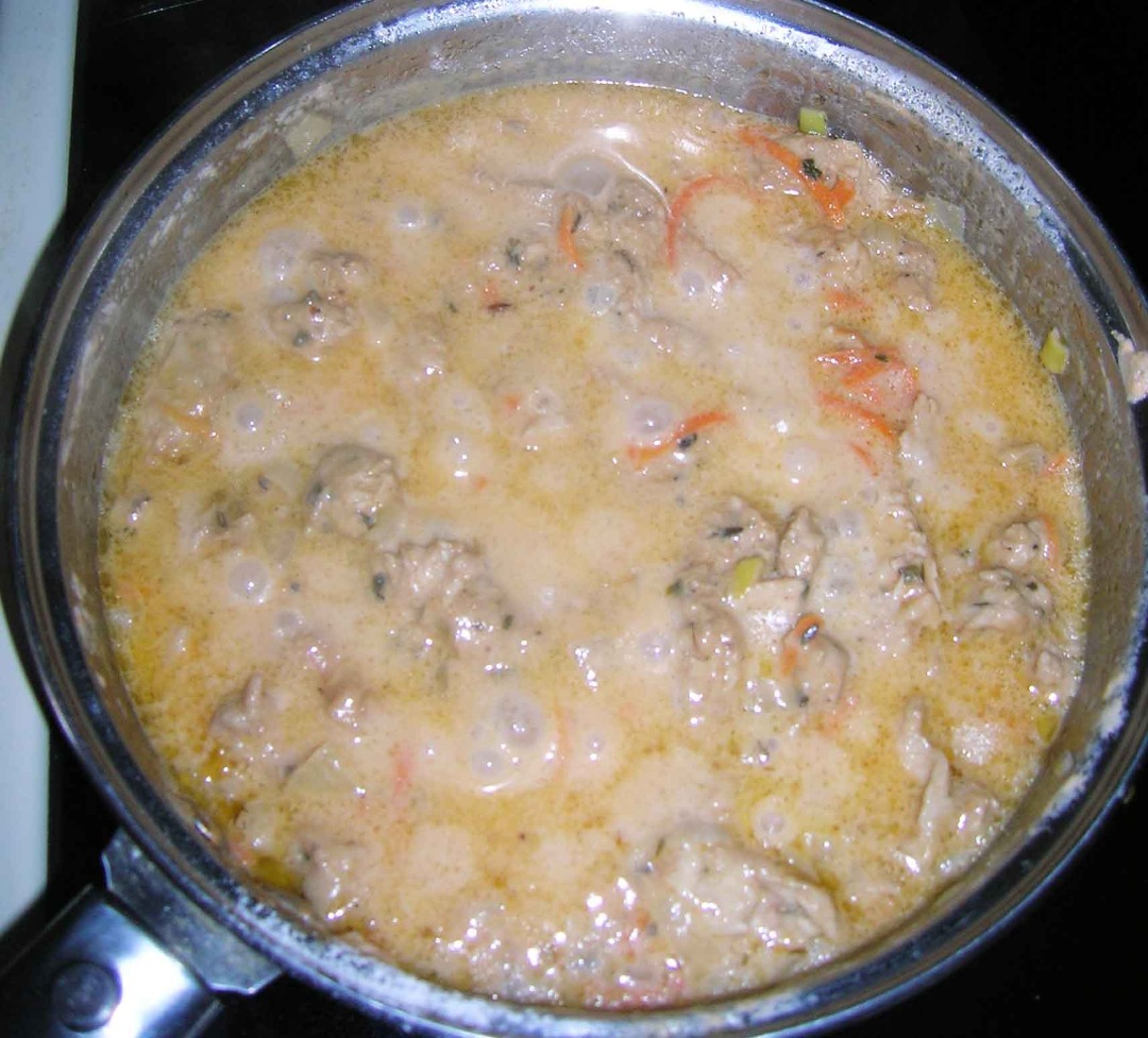 Мясо индейки в томатно-сметанном соусе