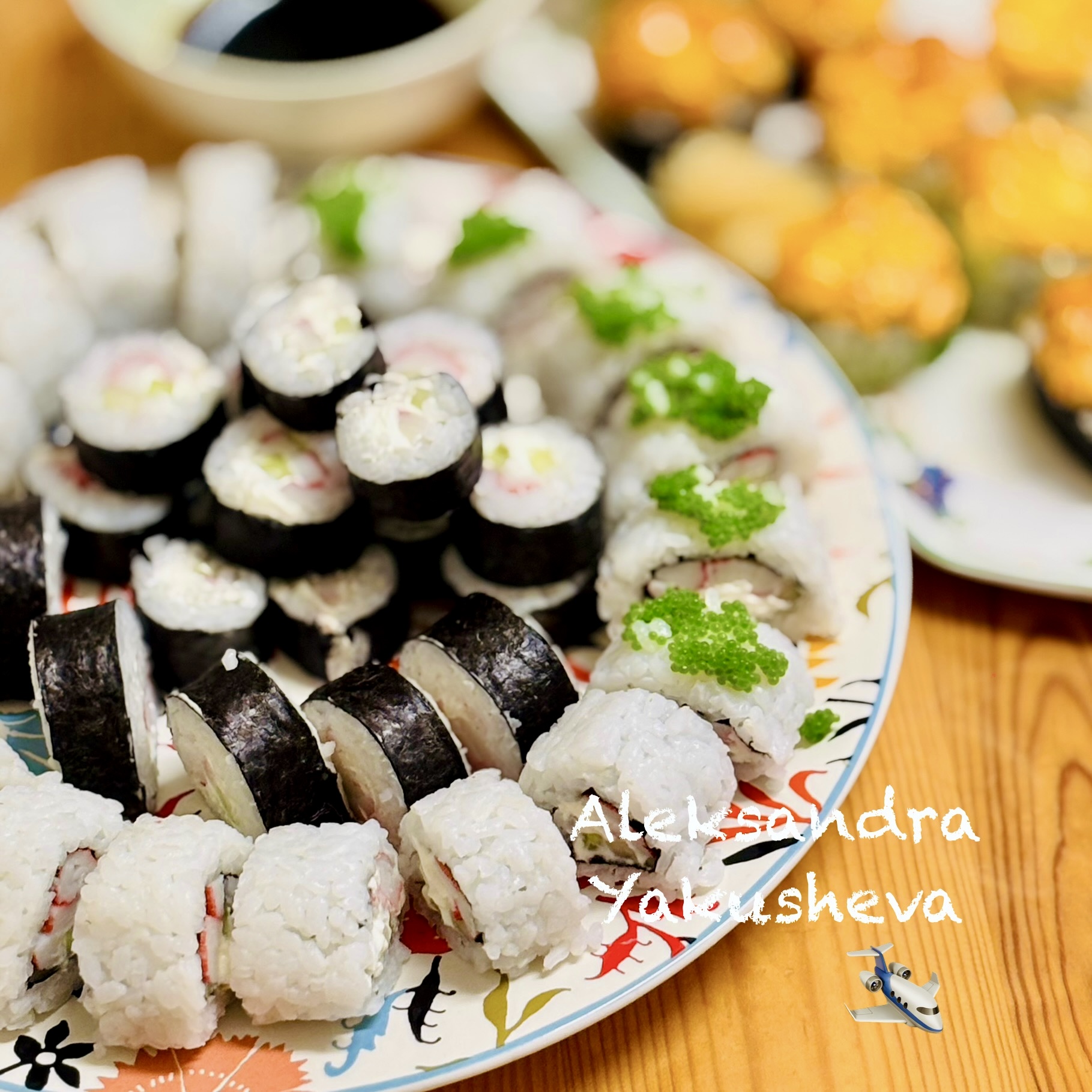 Два типа роллов с крабовыми палочками