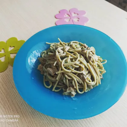 Спагетти со шпинатно-грибным соусом 😋