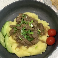 Говяжья печень с луком