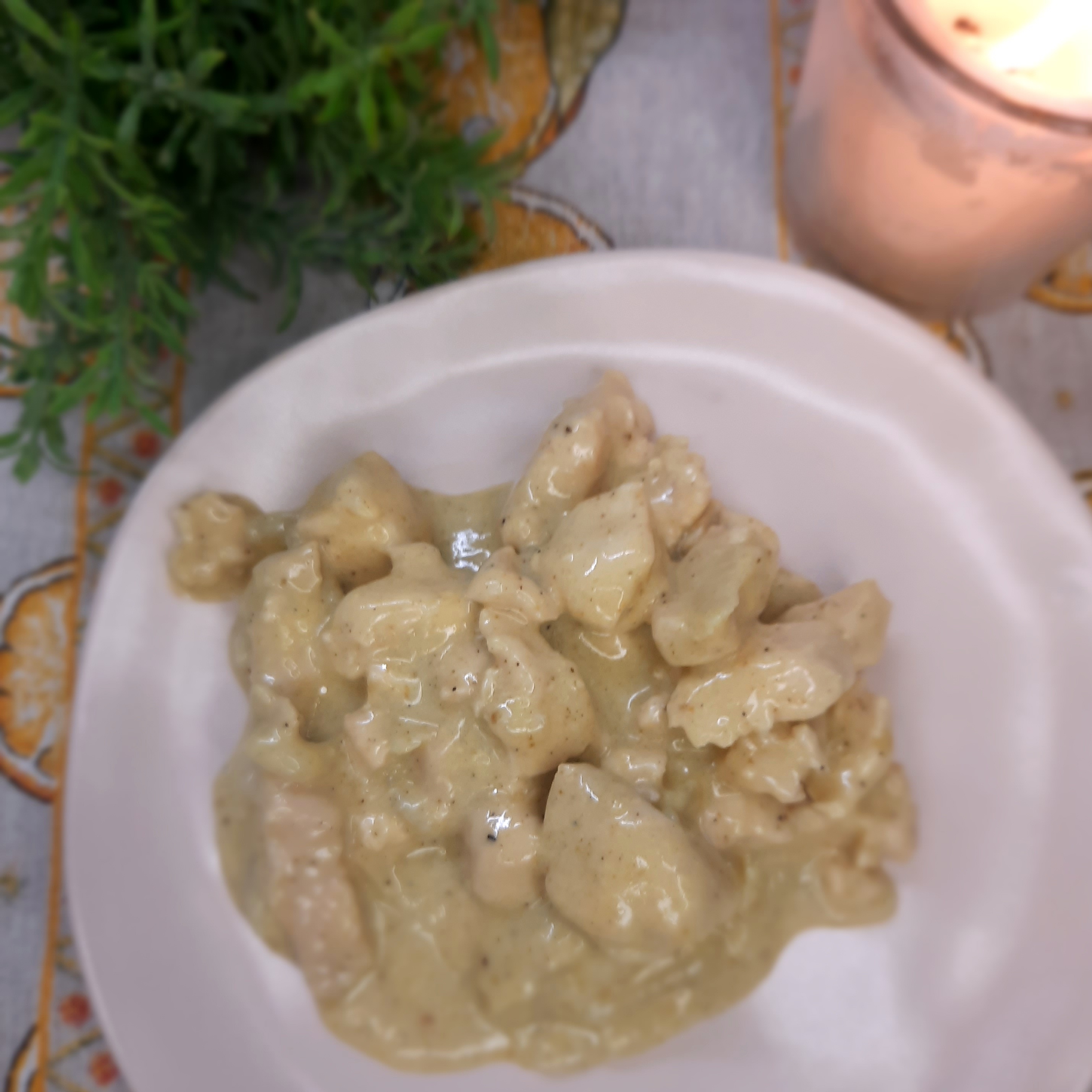 Куриное филе в соусе из сметаны