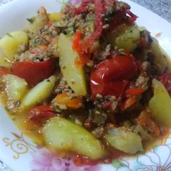 Картошка с фаршем и овощами