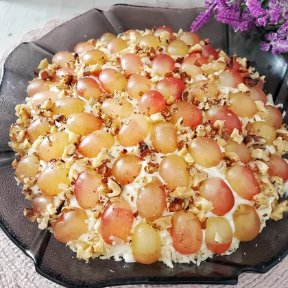 Салат с курицей и виноградом на Новогодний стол