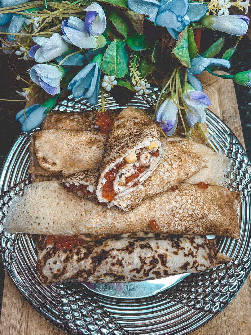 Начинка для блинчиков с творожным сыром, кукурузой и икрой