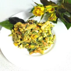 Салат с кальмарами и овощами 🌼