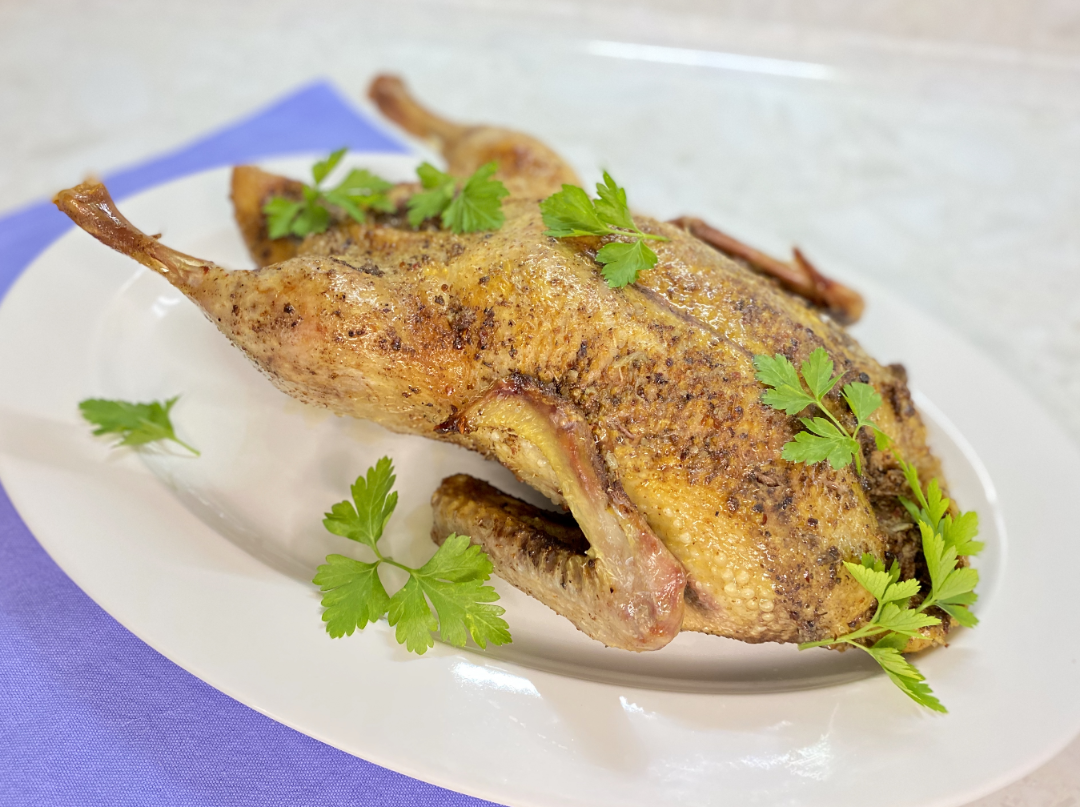 Рецепт и полезные советы по приготовлению утки в духовке целиком