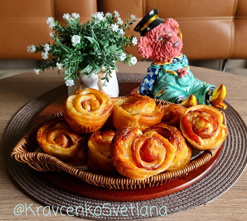 Булочки-улитки с беконом и сыром