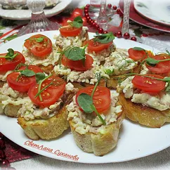 Кростини с печенью трески