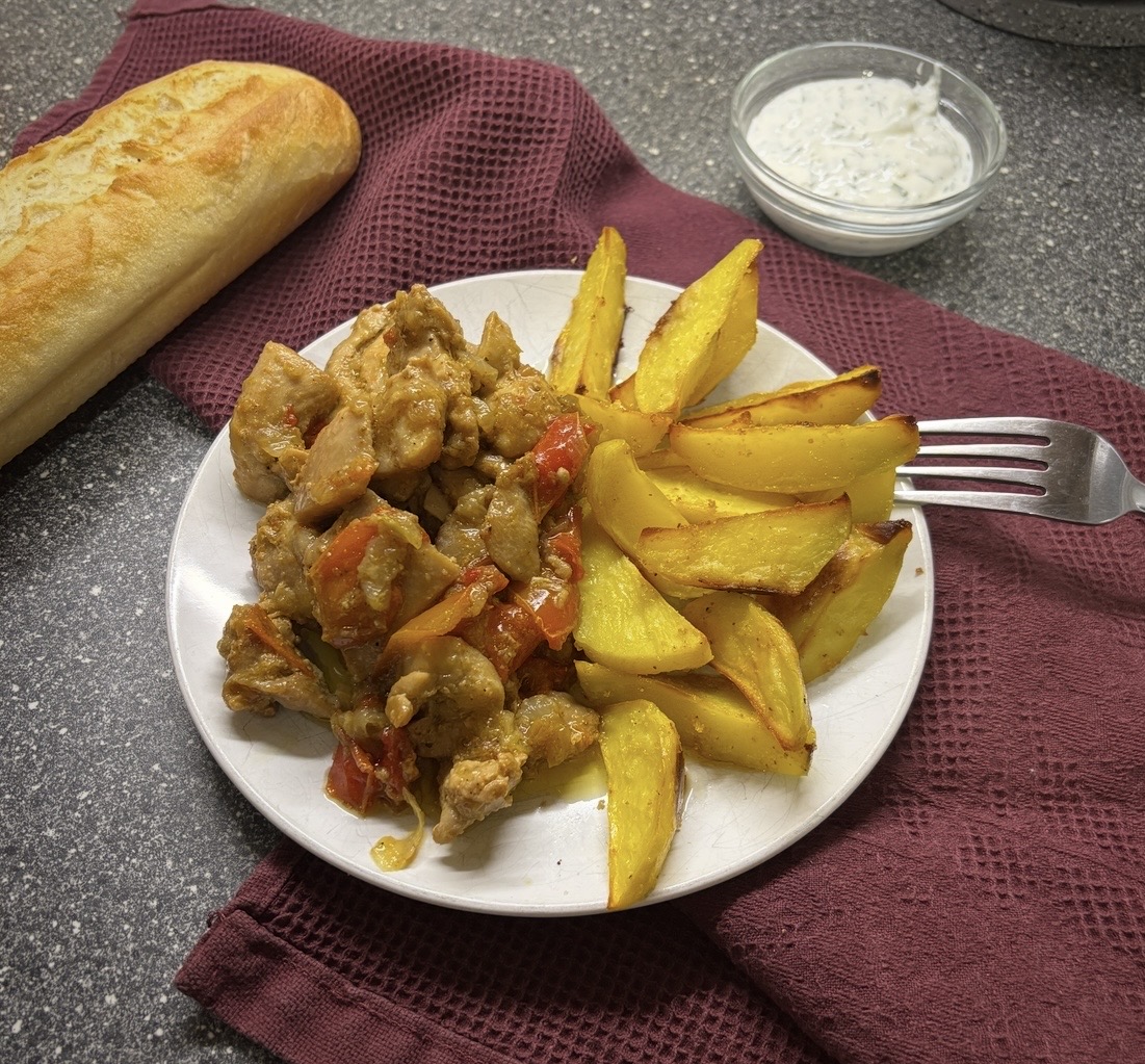 Филе бедра курицы с картошкой