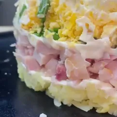 Нежный салат из копчёной курицы