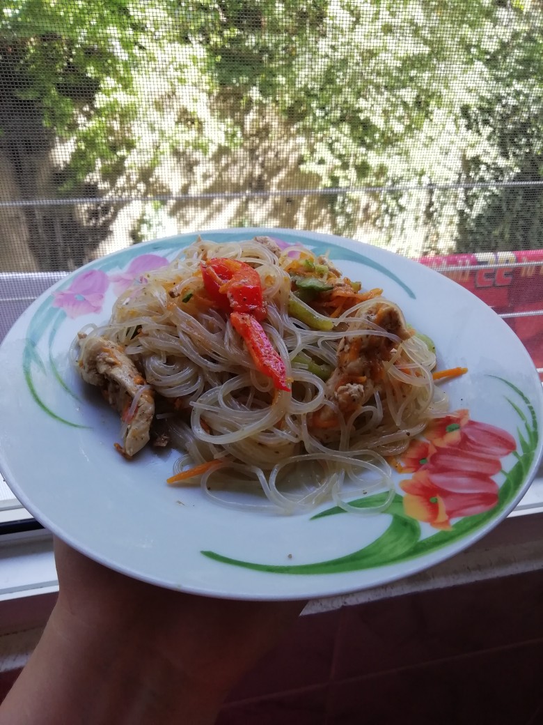 Фунчоза с овощами и мясом