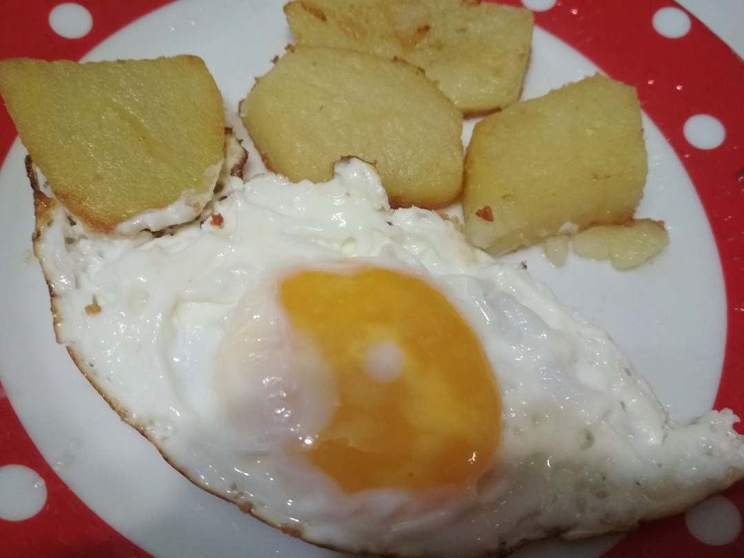 Яичница с картофелем
