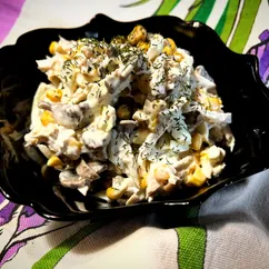 Салат из курицы с шампиньонами