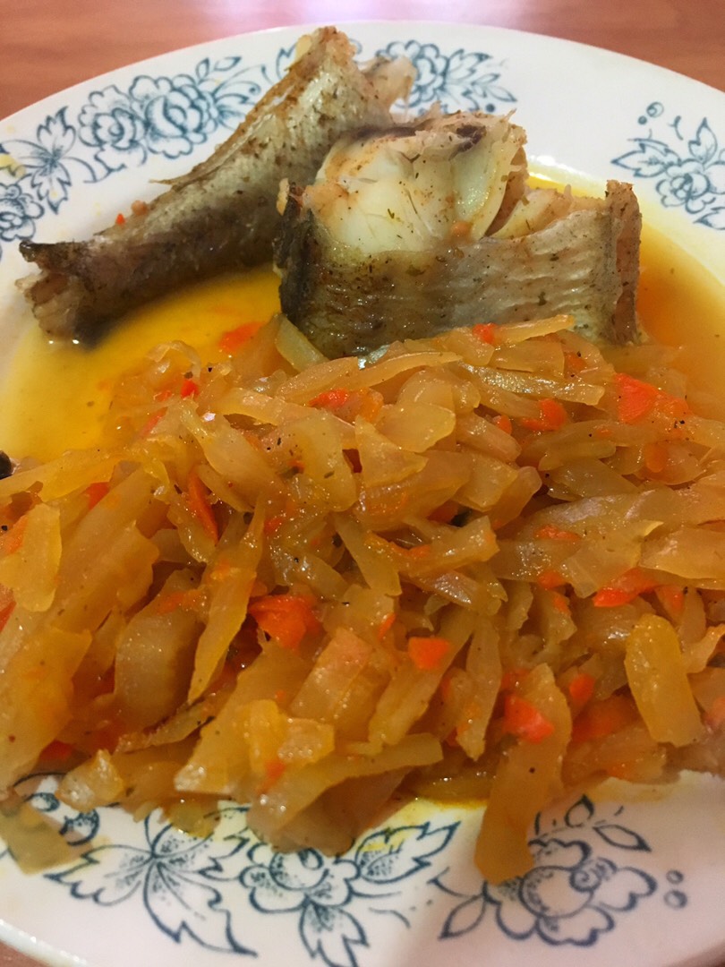 Минтай на пару с тушеной капустой🐟