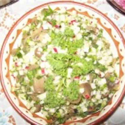 Салат из маслят или белых грибов с хреном и яйцами