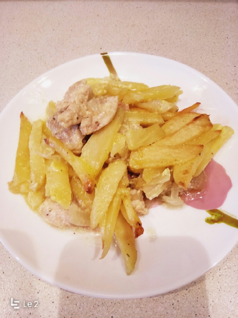 Куриные бедрышки с картофелем