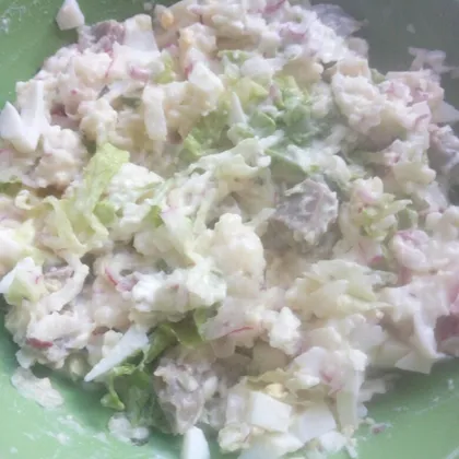 Мягкий салат с потрошками и солёными галушками
